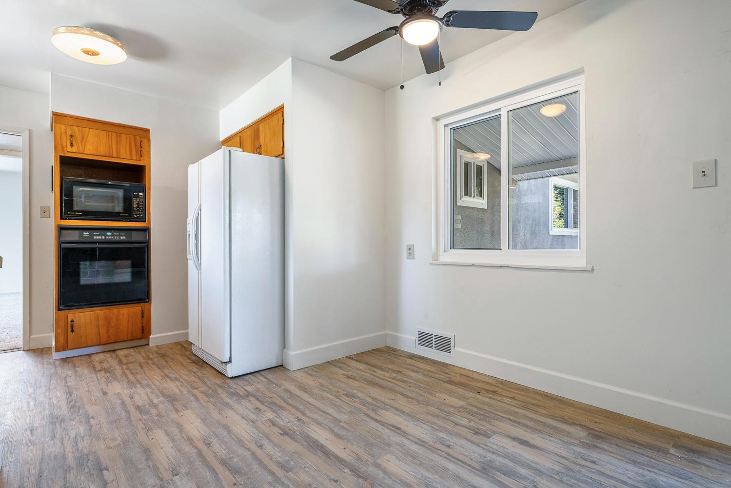 212 Harvard Ave, Coalinga, CA 93210