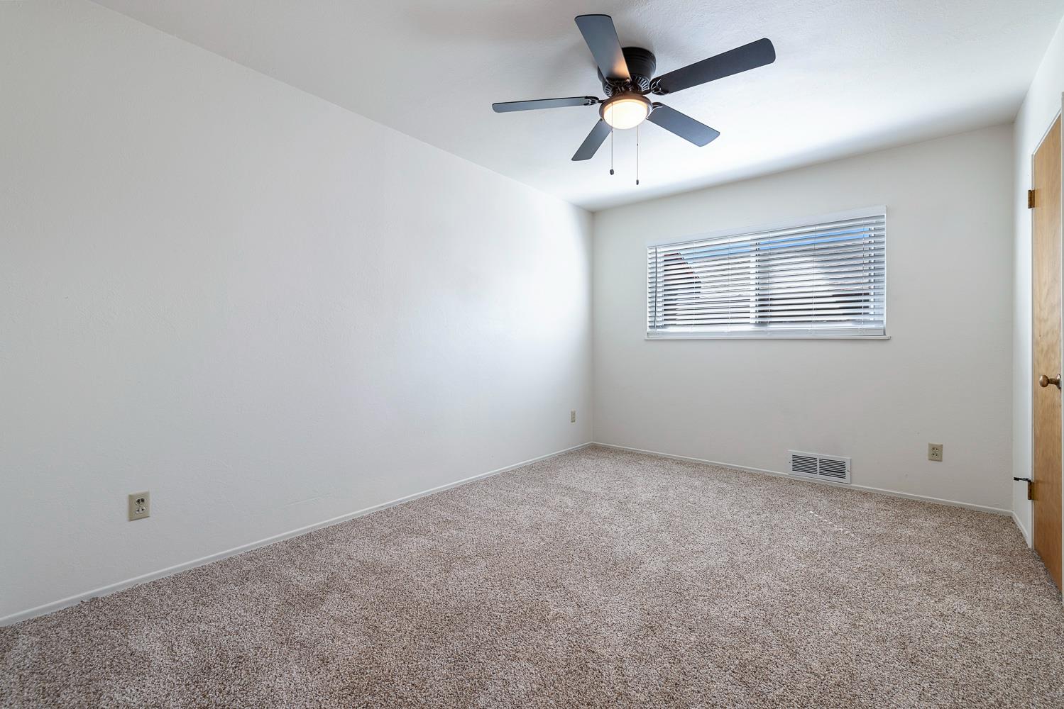 212 Harvard Ave, Coalinga, CA 93210