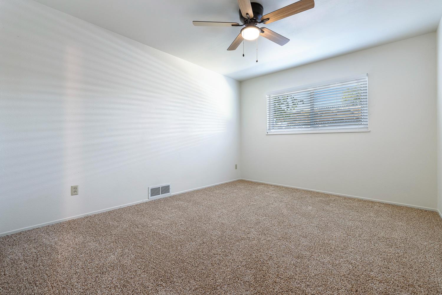 212 Harvard Ave, Coalinga, CA 93210