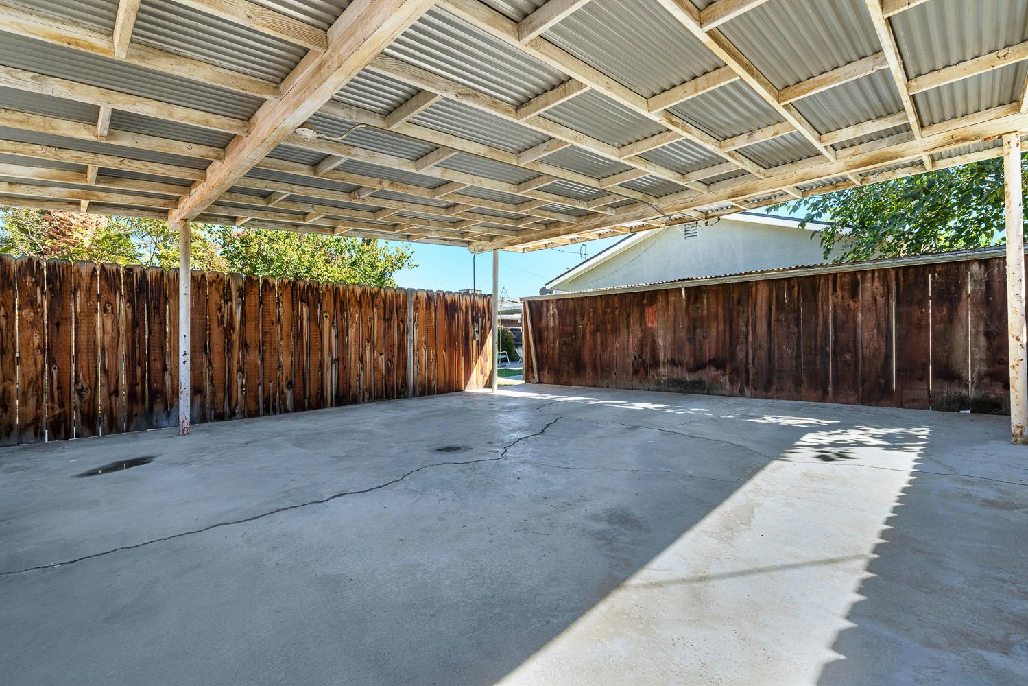 212 Harvard Ave, Coalinga, CA 93210
