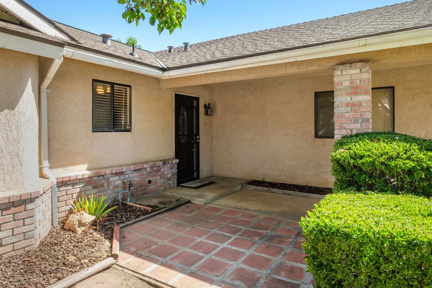 3237 Renn, Clovis, CA 93611