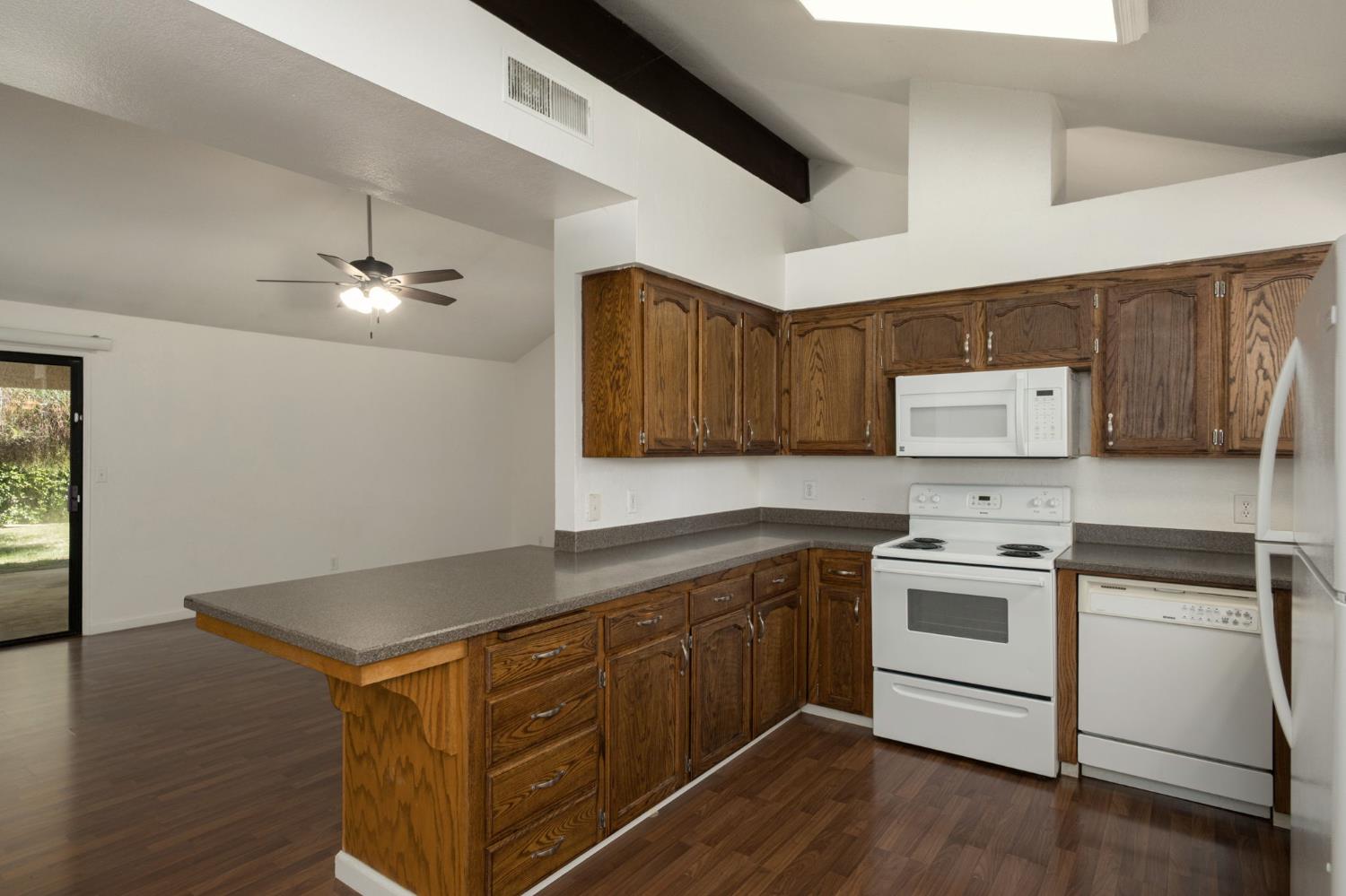 3237 Renn, Clovis, CA 93611