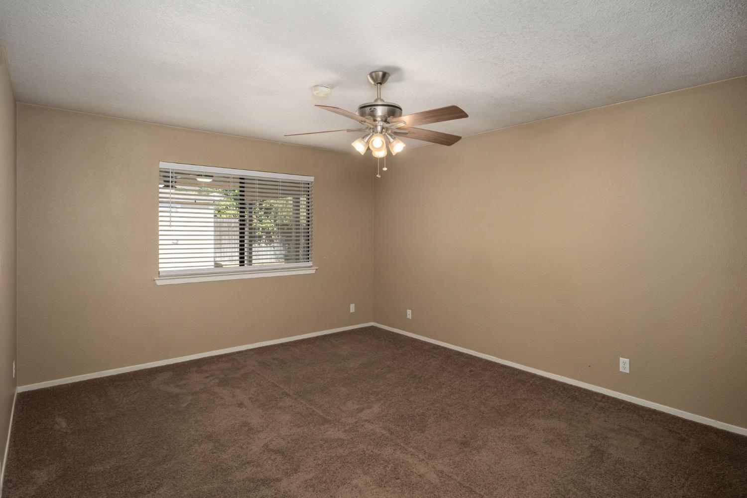 3237 Renn, Clovis, CA 93611