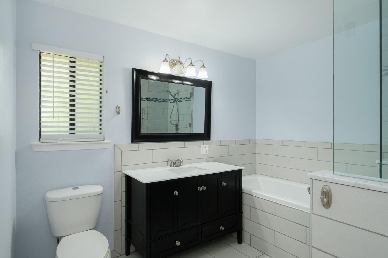3237 Renn, Clovis, CA 93611