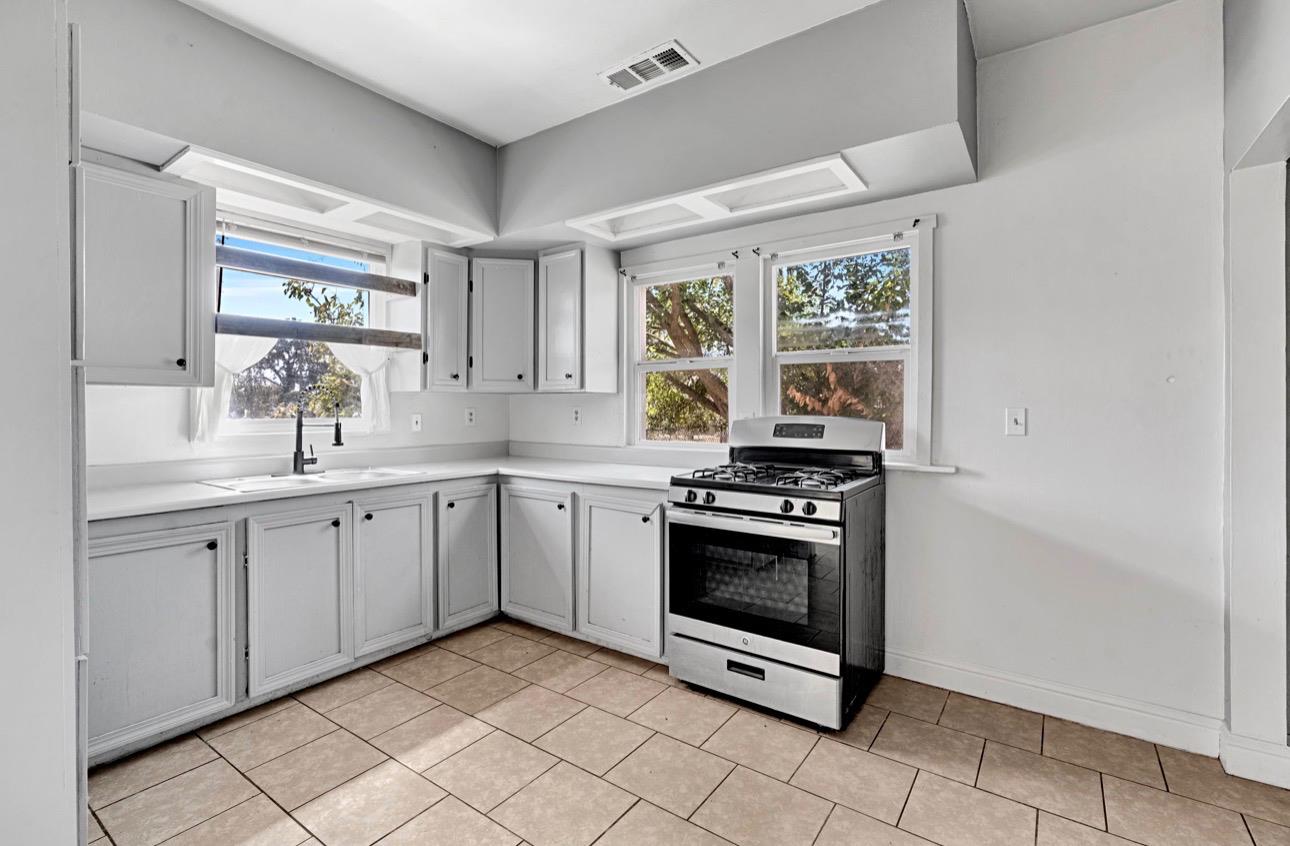 22544 Elm St, Chowchilla, CA 93610
