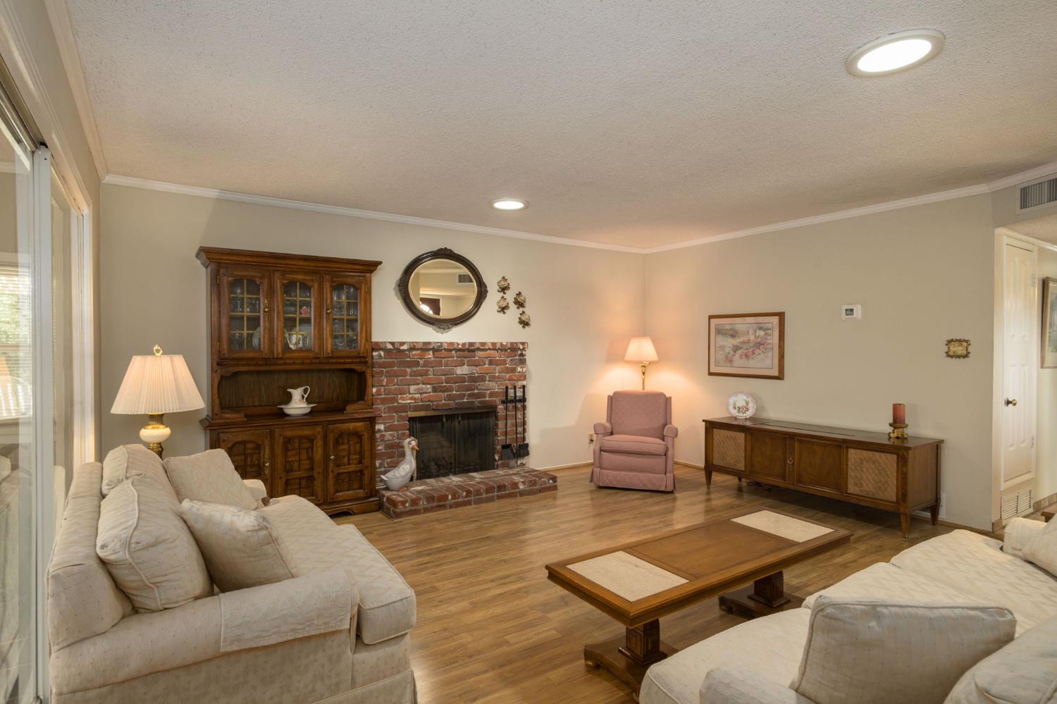 134 W Wrenwood, Fresno, CA 93704