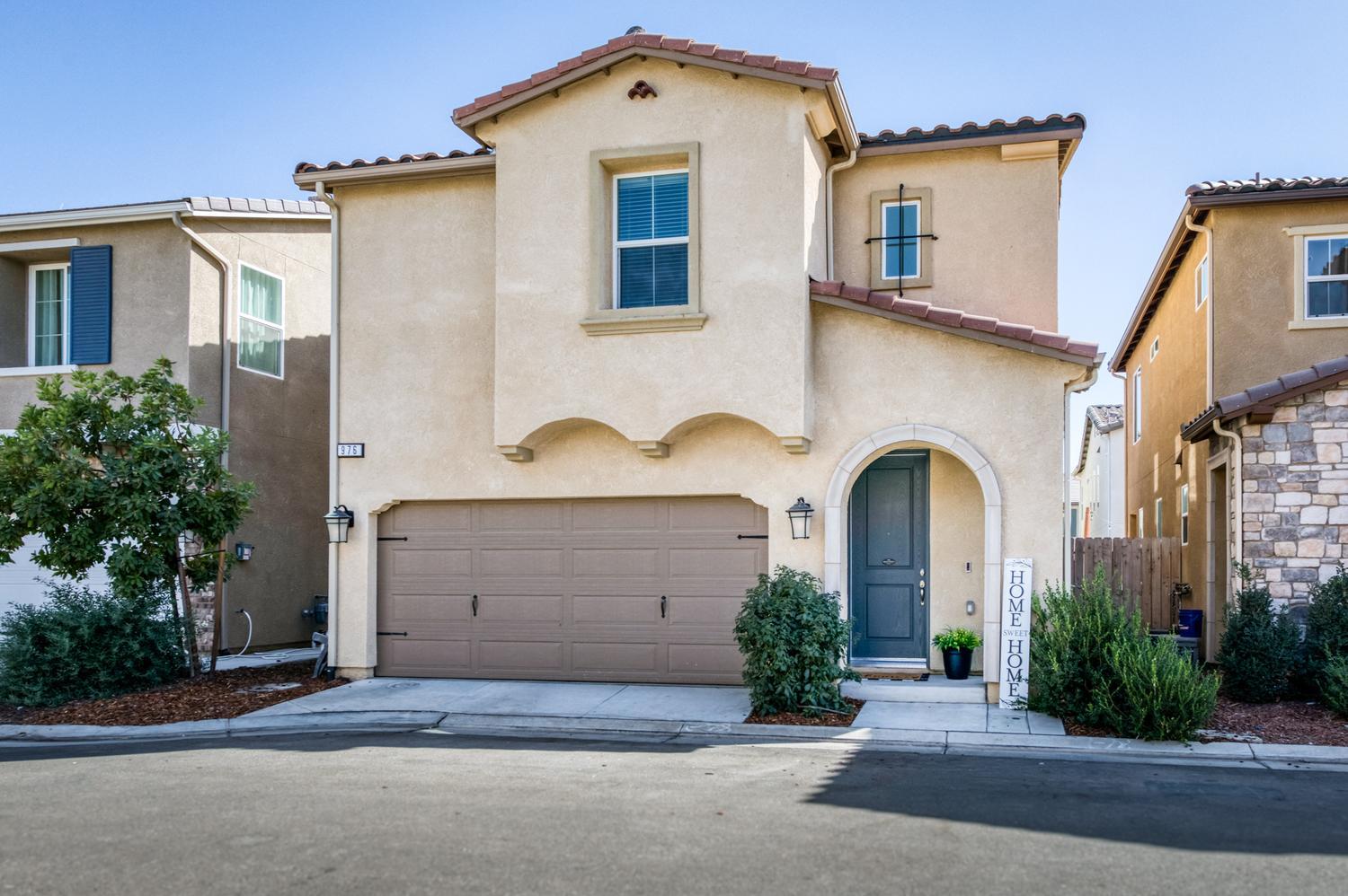 976 Thurman Way W, Madera, CA 93636