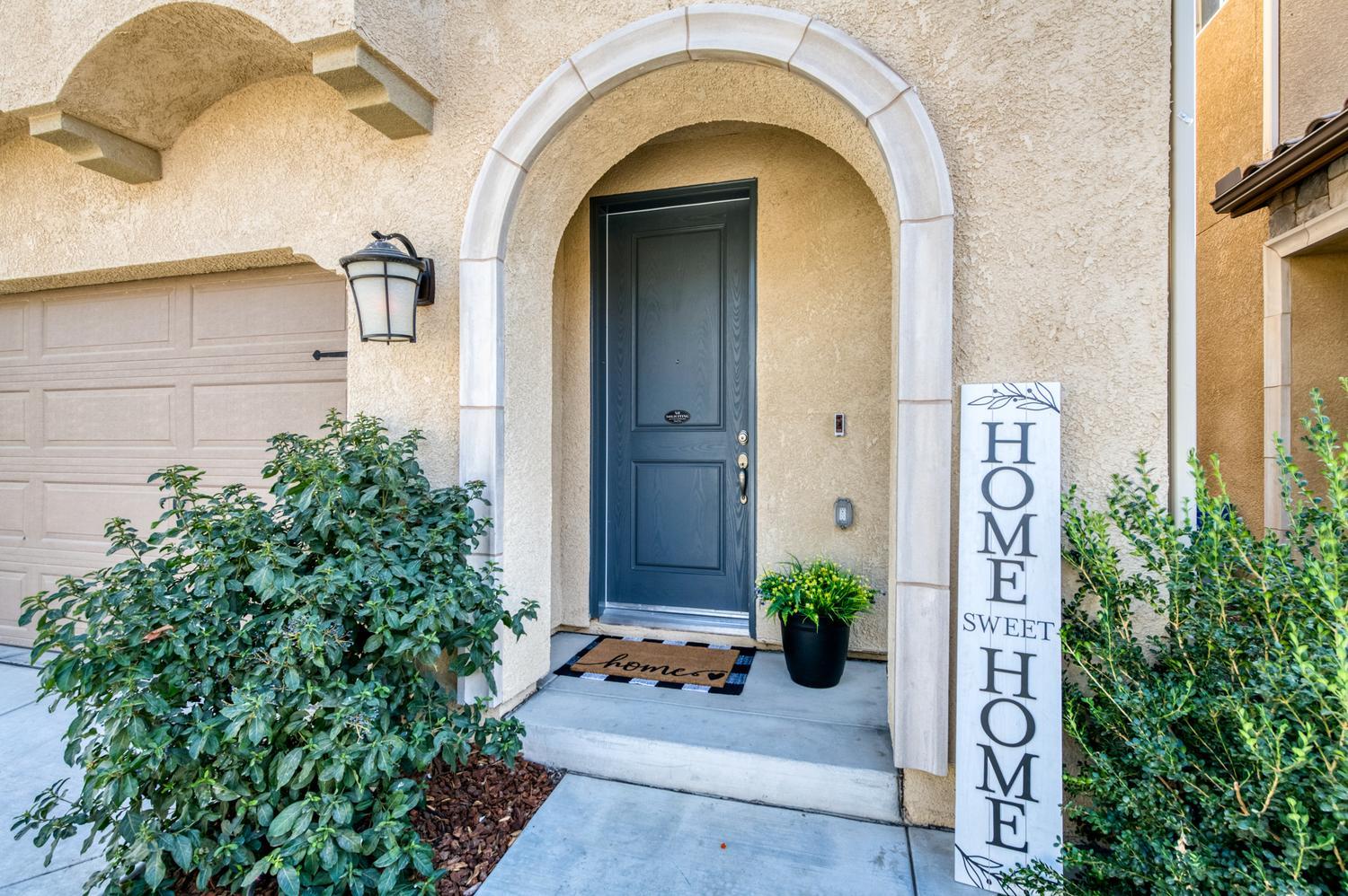 976 Thurman Way W, Madera, CA 93636
