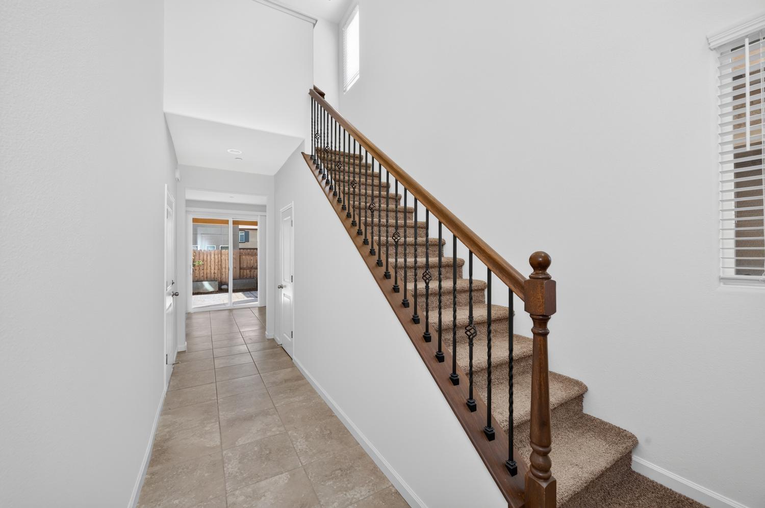 976 Thurman Way W, Madera, CA 93636