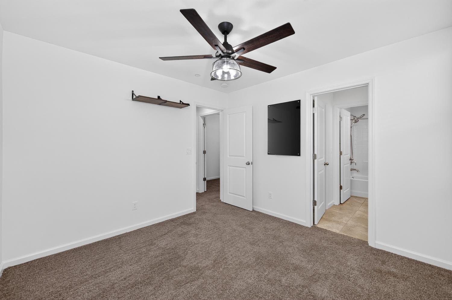 976 Thurman Way W, Madera, CA 93636