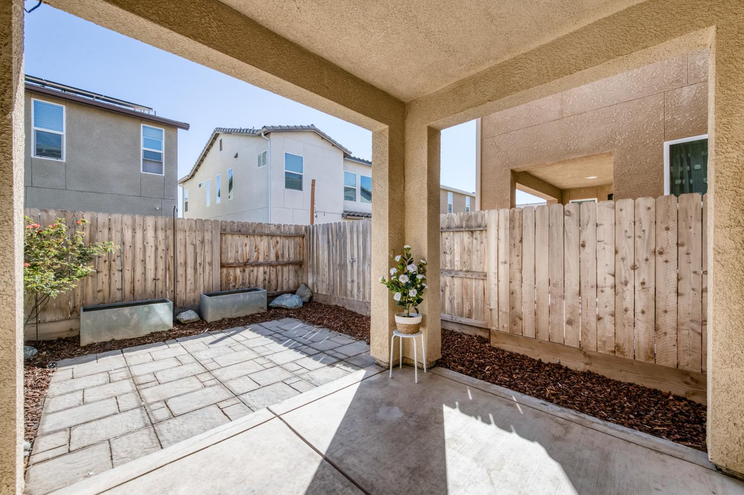 976 Thurman Way W, Madera, CA 93636