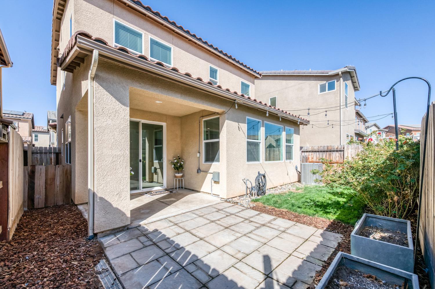 976 Thurman Way W, Madera, CA 93636