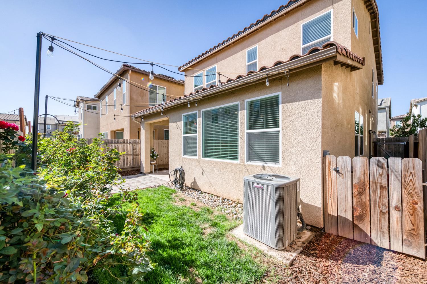 976 Thurman Way W, Madera, CA 93636