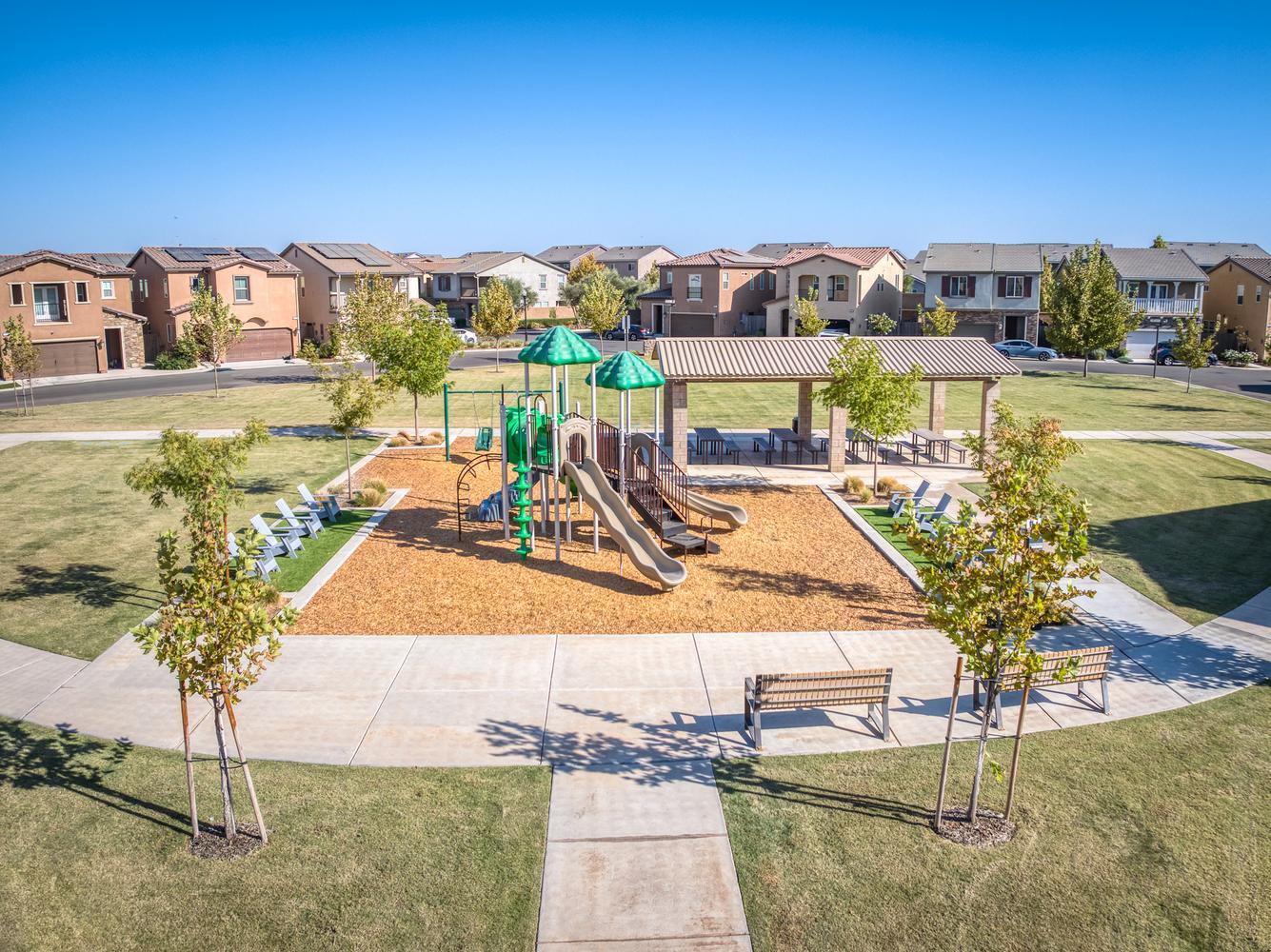 976 Thurman Way W, Madera, CA 93636