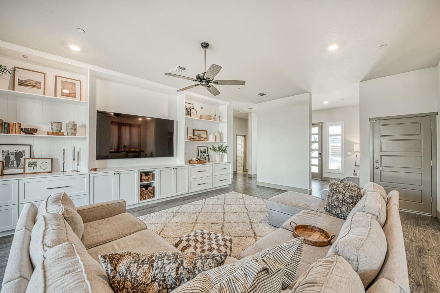 6334 E Garland Ave, Fresno, CA 93727
