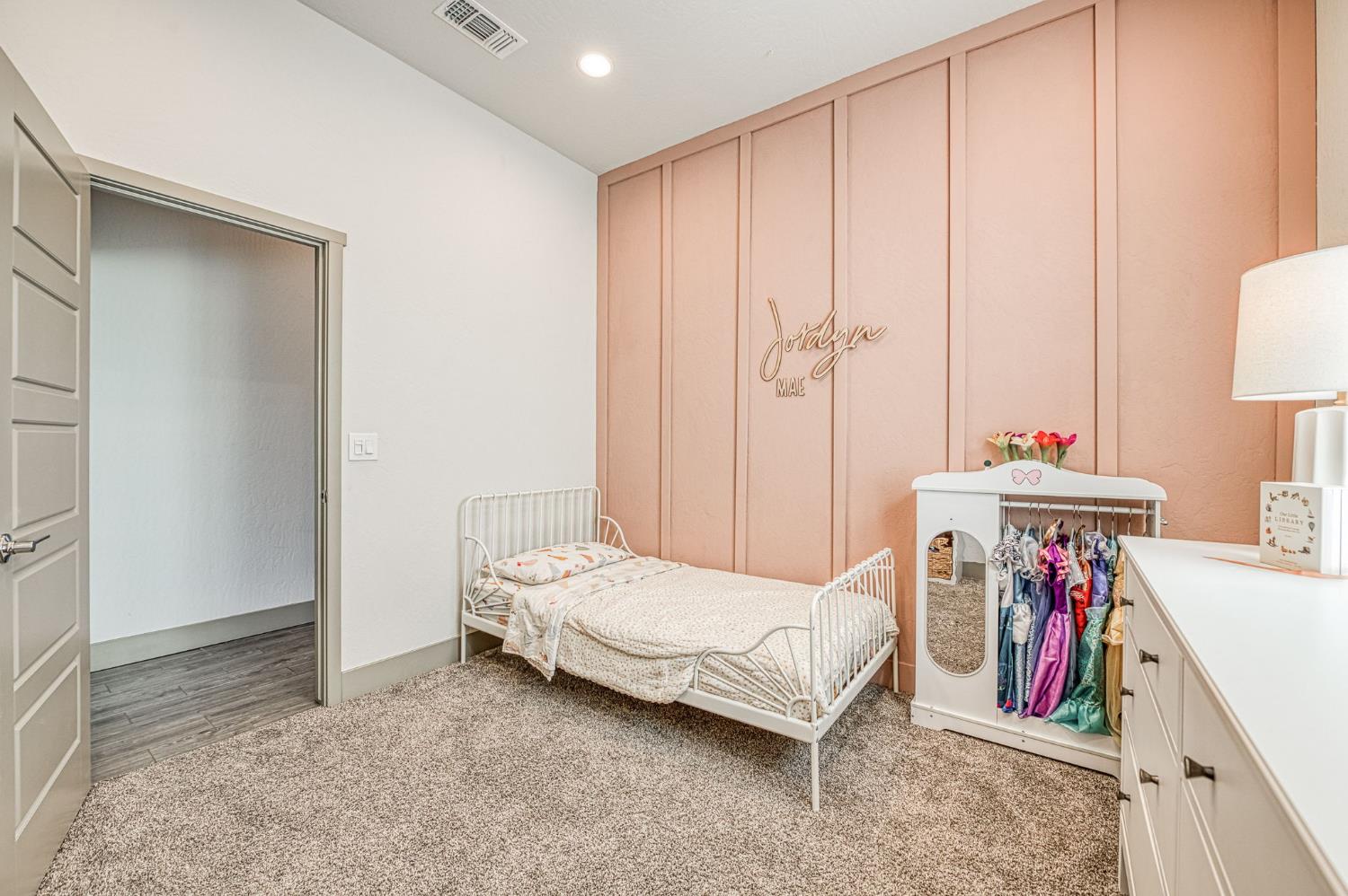 6334 E Garland Ave, Fresno, CA 93727