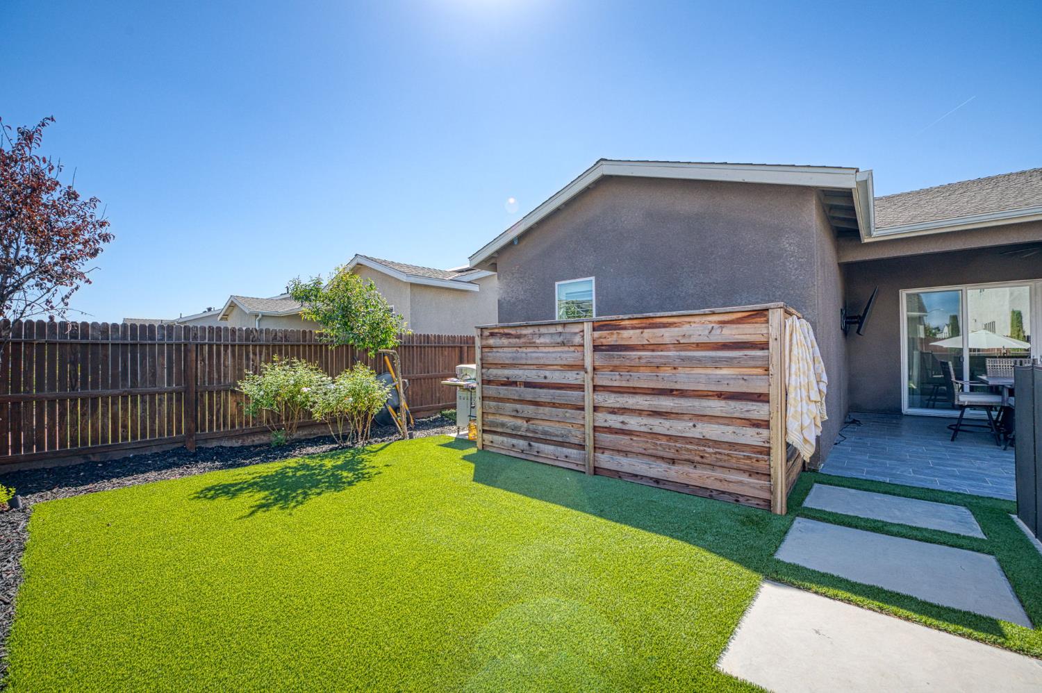 6334 E Garland Ave, Fresno, CA 93727