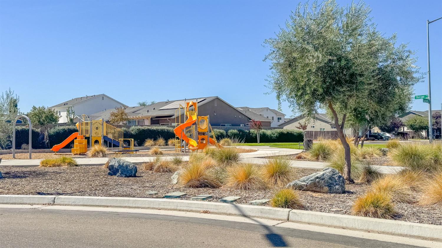 6334 E Garland Ave, Fresno, CA 93727