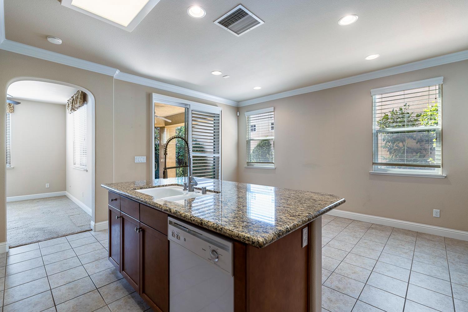 4230 Prescott Ln, Clovis, CA 93619