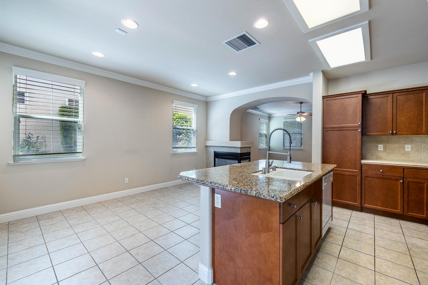 4230 Prescott Ln, Clovis, CA 93619