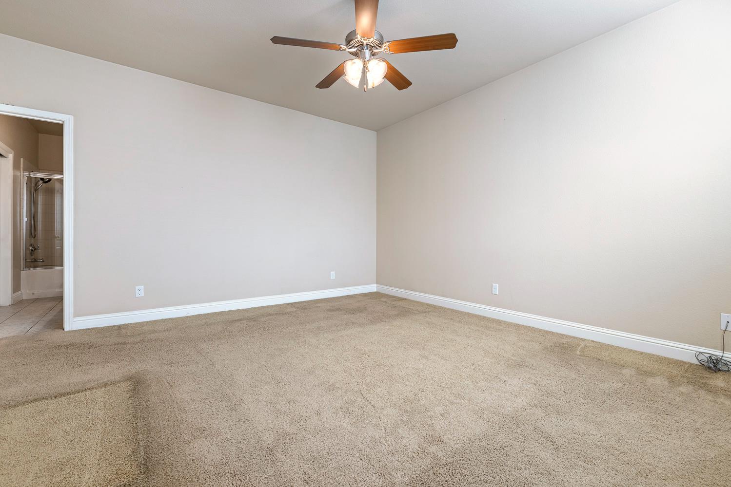4230 Prescott Ln, Clovis, CA 93619