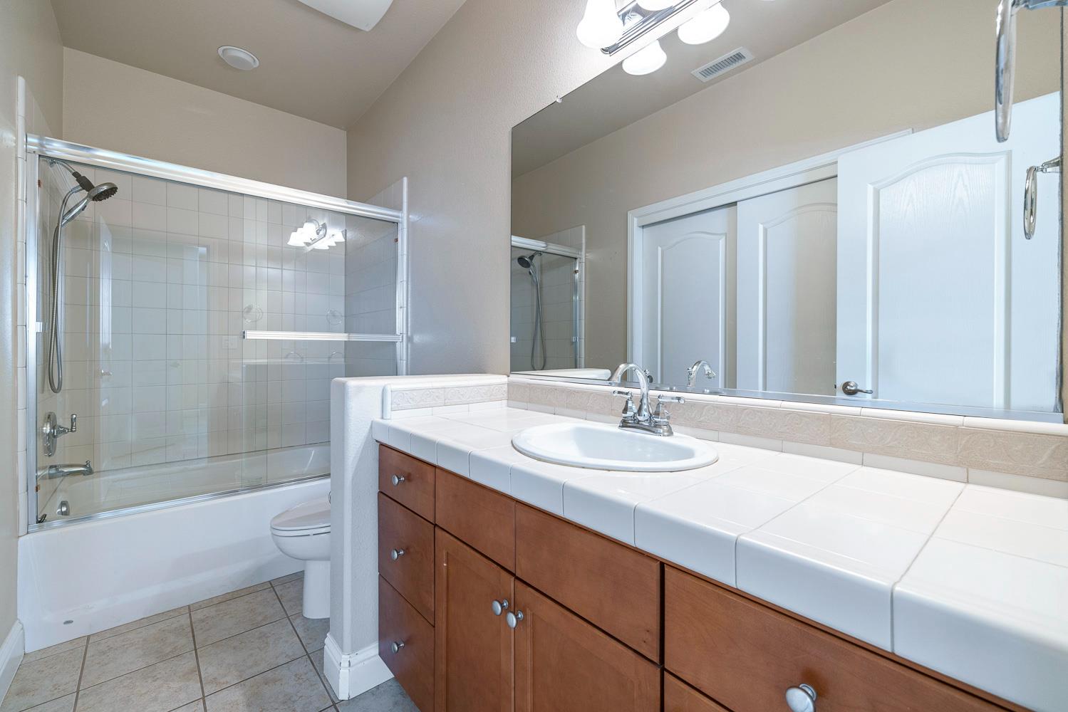 4230 Prescott Ln, Clovis, CA 93619