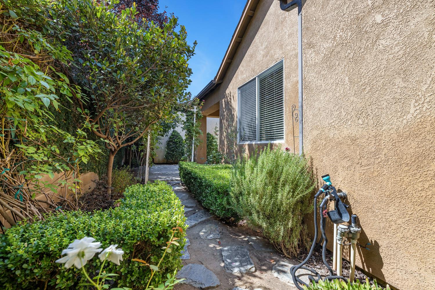4230 Prescott Ln, Clovis, CA 93619