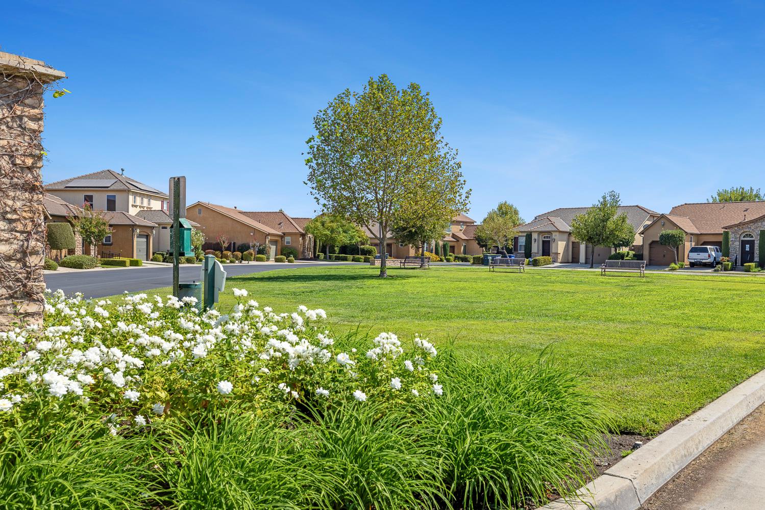 4230 Prescott Ln, Clovis, CA 93619