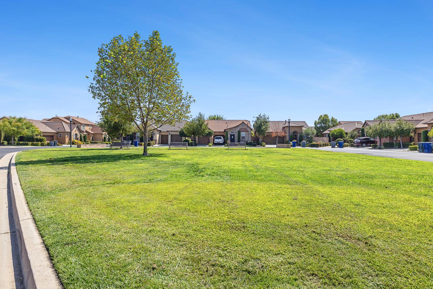 4230 Prescott Ln, Clovis, CA 93619
