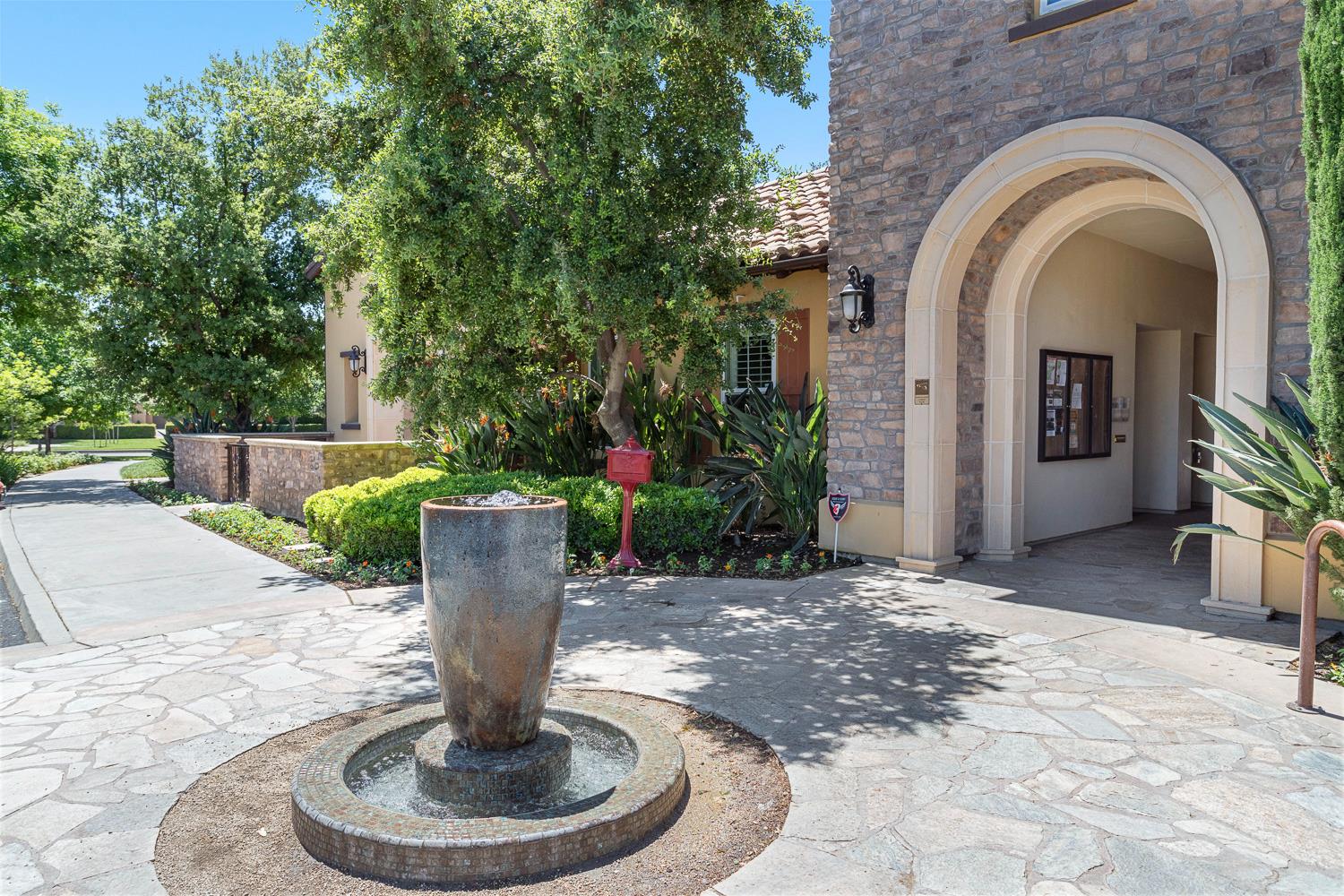 4230 Prescott Ln, Clovis, CA 93619