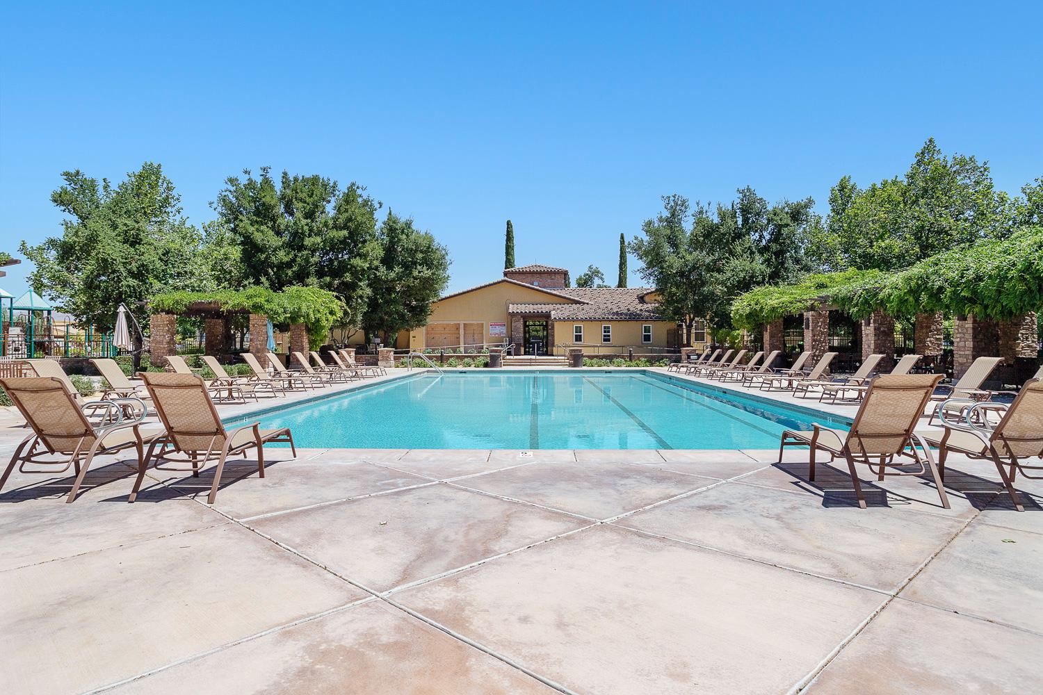 4230 Prescott Ln, Clovis, CA 93619
