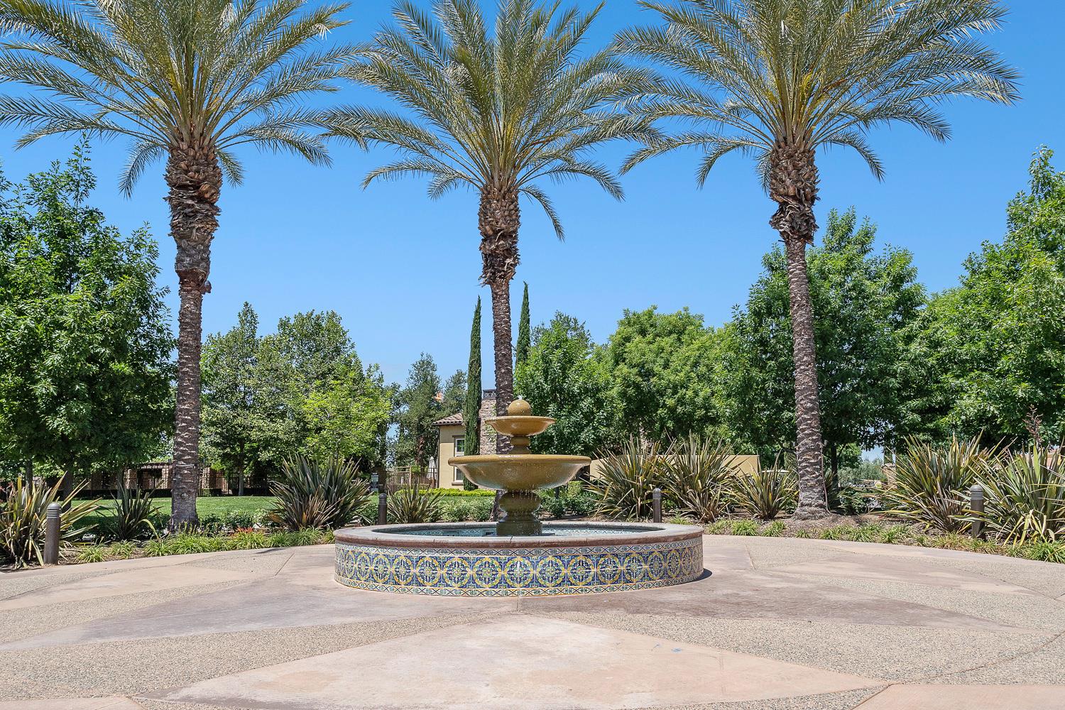 4230 Prescott Ln, Clovis, CA 93619