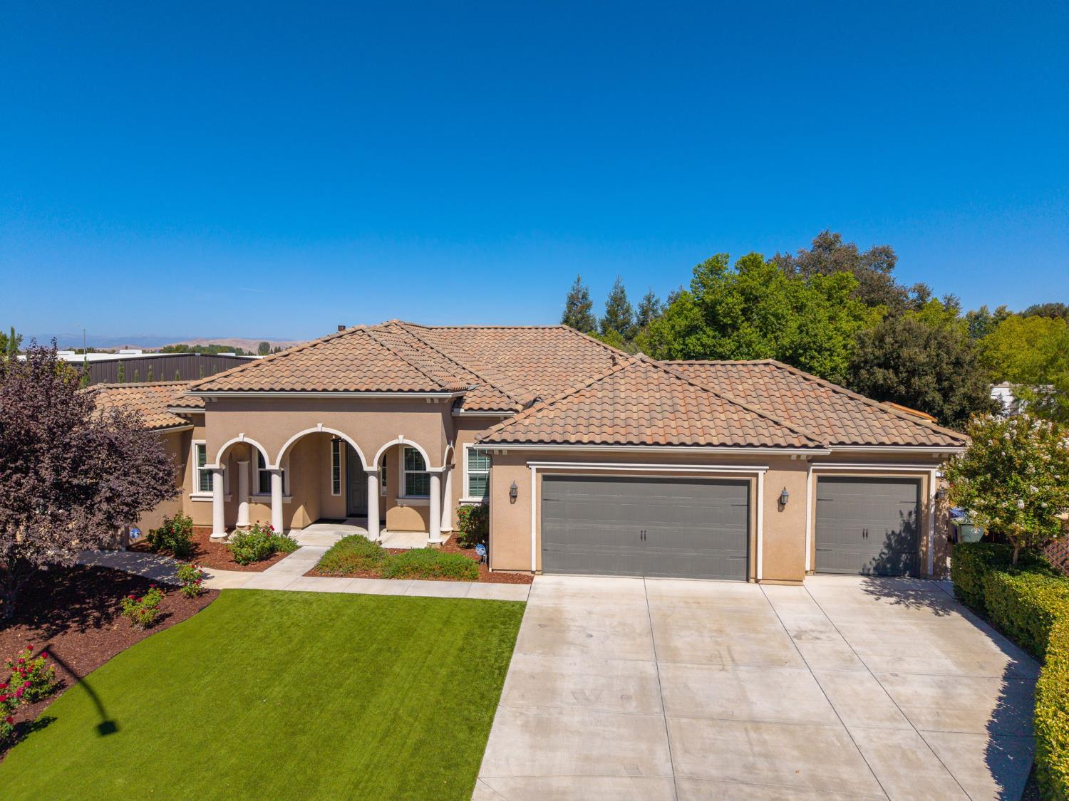 89 Polson Ave, Clovis, CA 93612