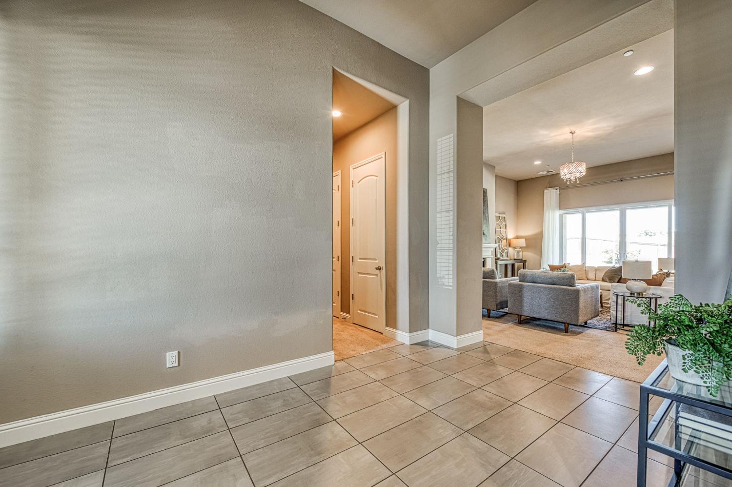 89 Polson Ave, Clovis, CA 93612