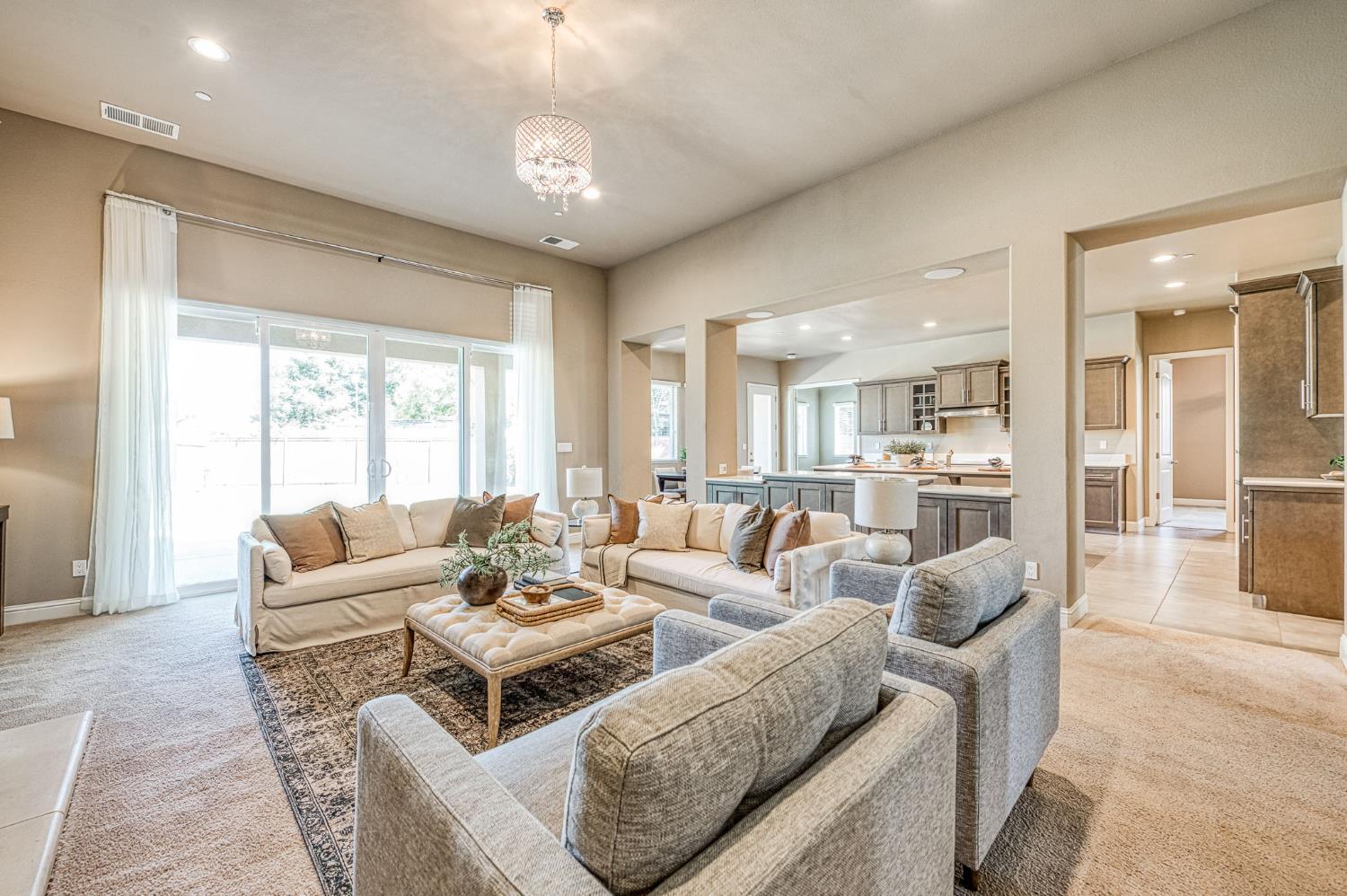 89 Polson Ave, Clovis, CA 93612