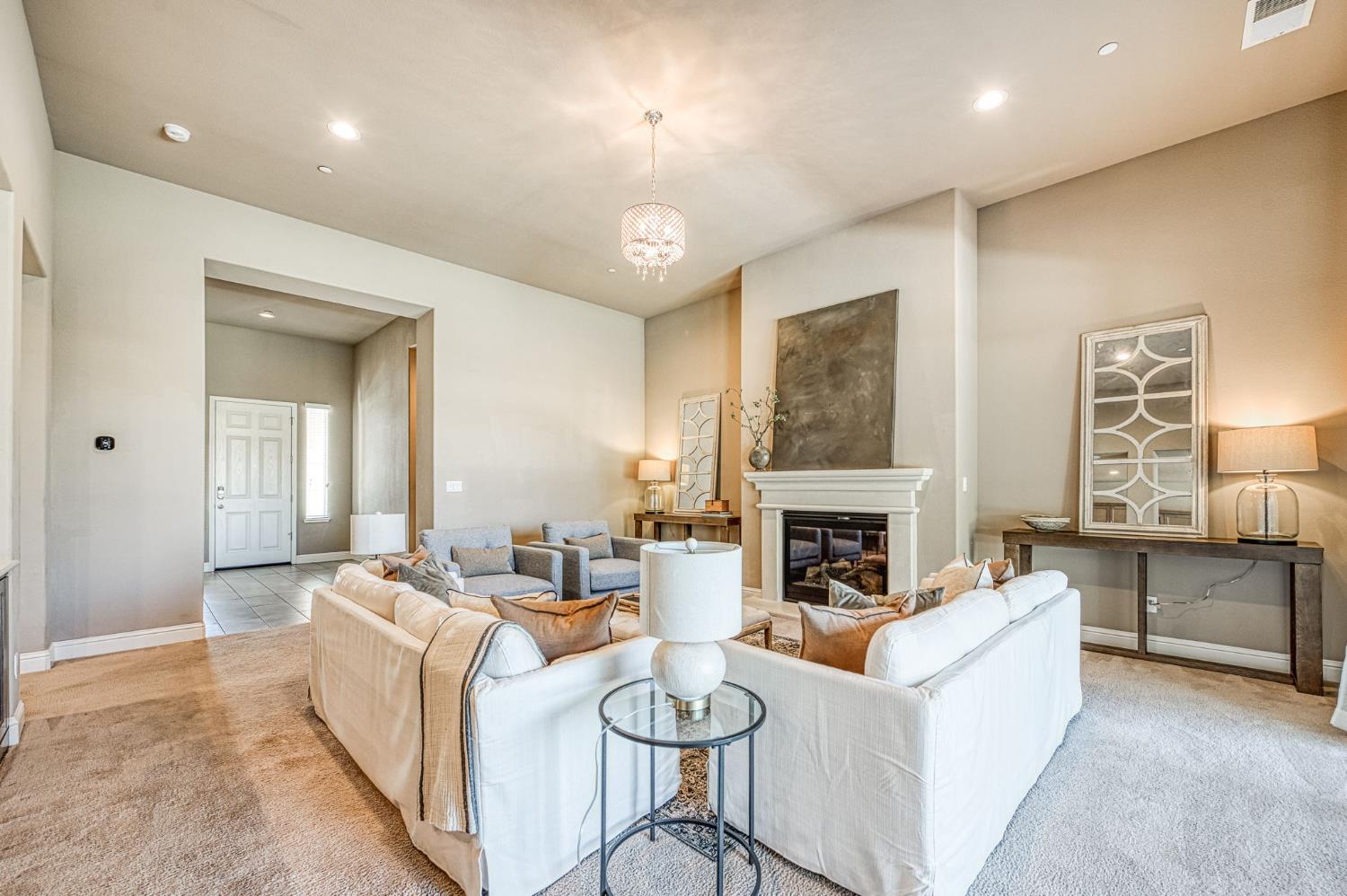 89 Polson Ave, Clovis, CA 93612