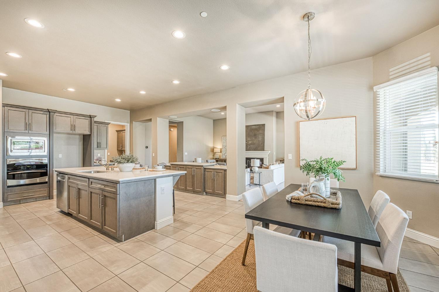 89 Polson Ave, Clovis, CA 93612