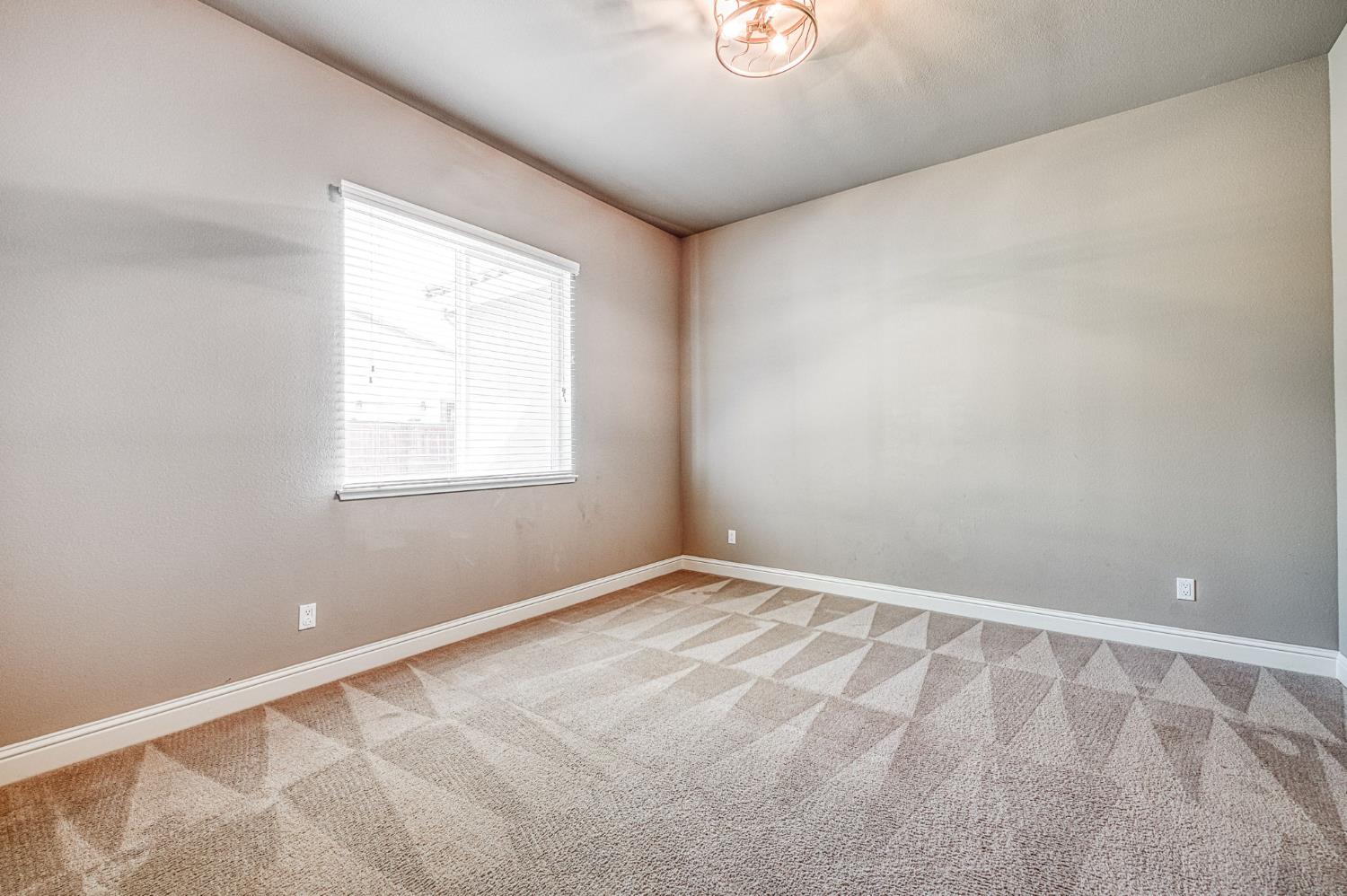 89 Polson Ave, Clovis, CA 93612