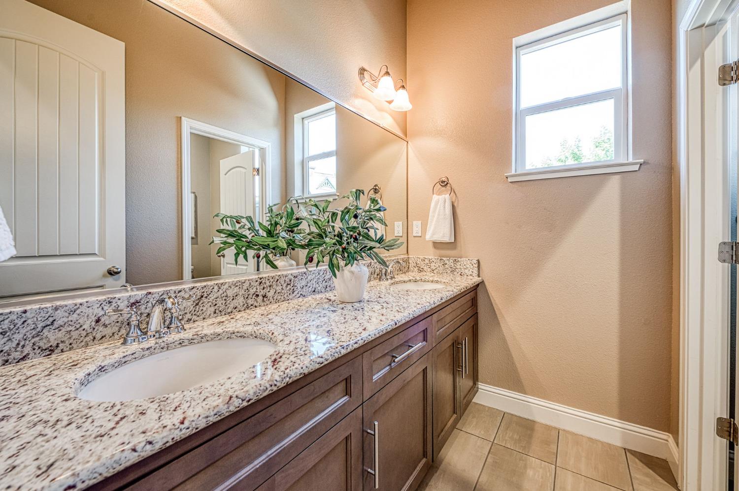 89 Polson Ave, Clovis, CA 93612