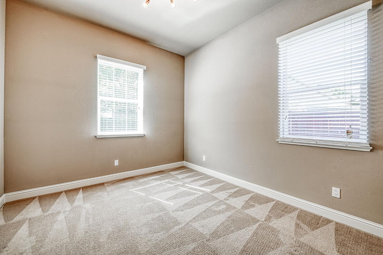 89 Polson Ave, Clovis, CA 93612