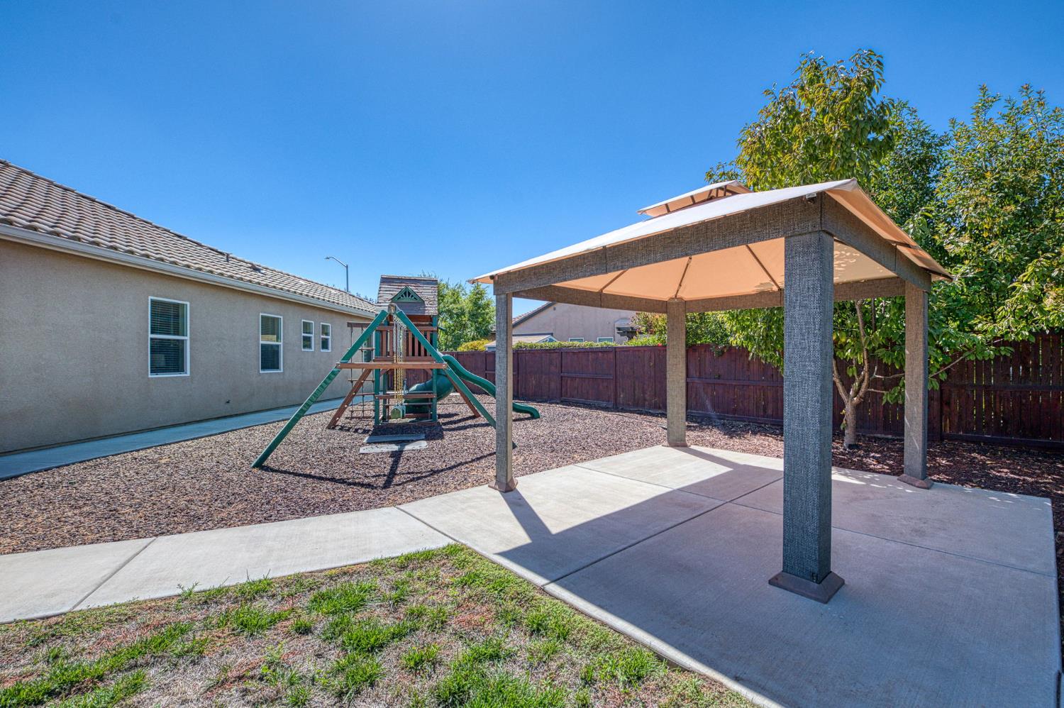 89 Polson Ave, Clovis, CA 93612