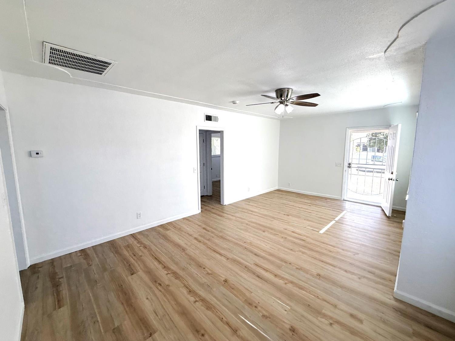 4703 E El Monte Way, Fresno, CA 93702