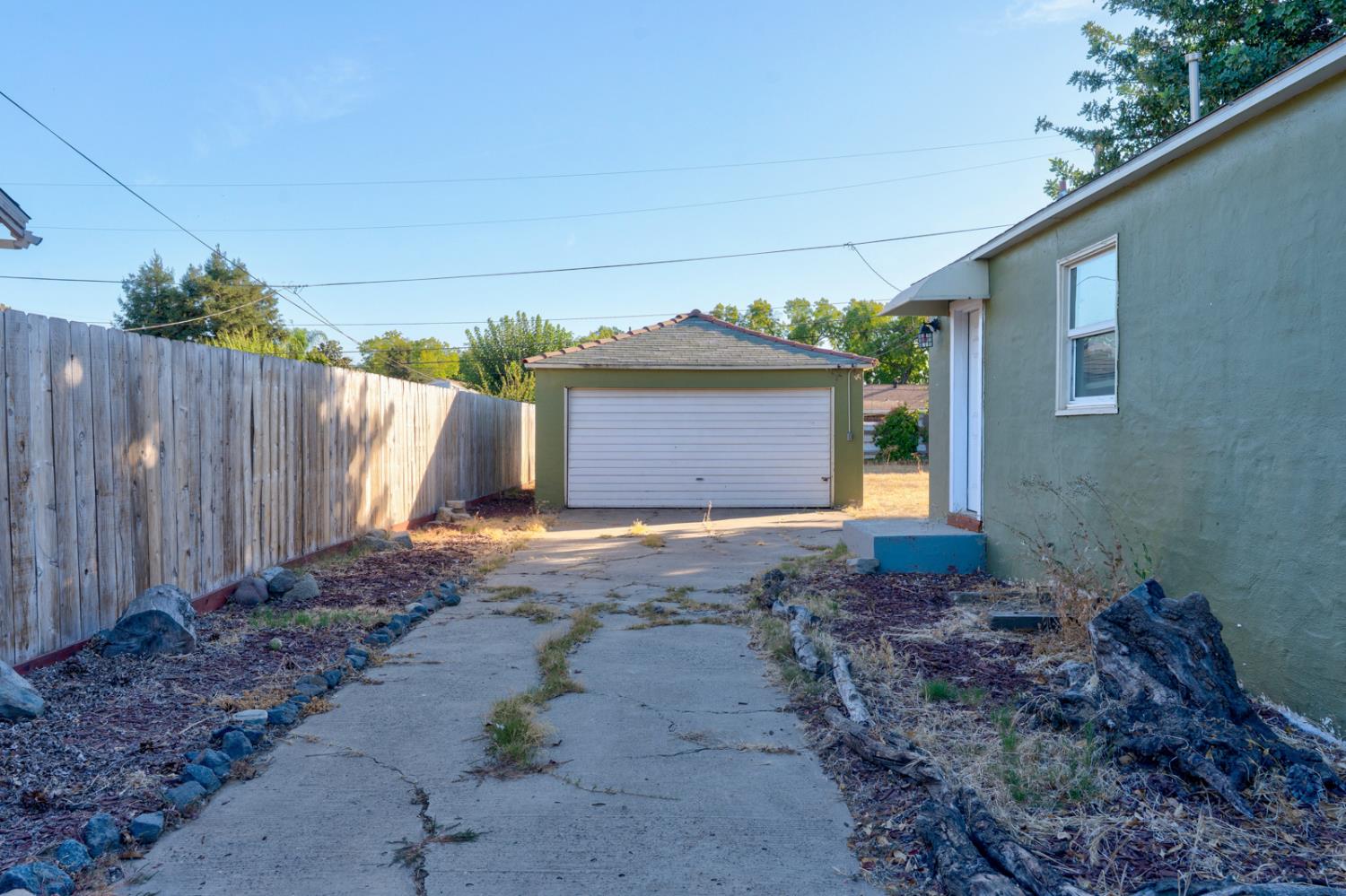 360 E 19th St, Merced, CA 95340