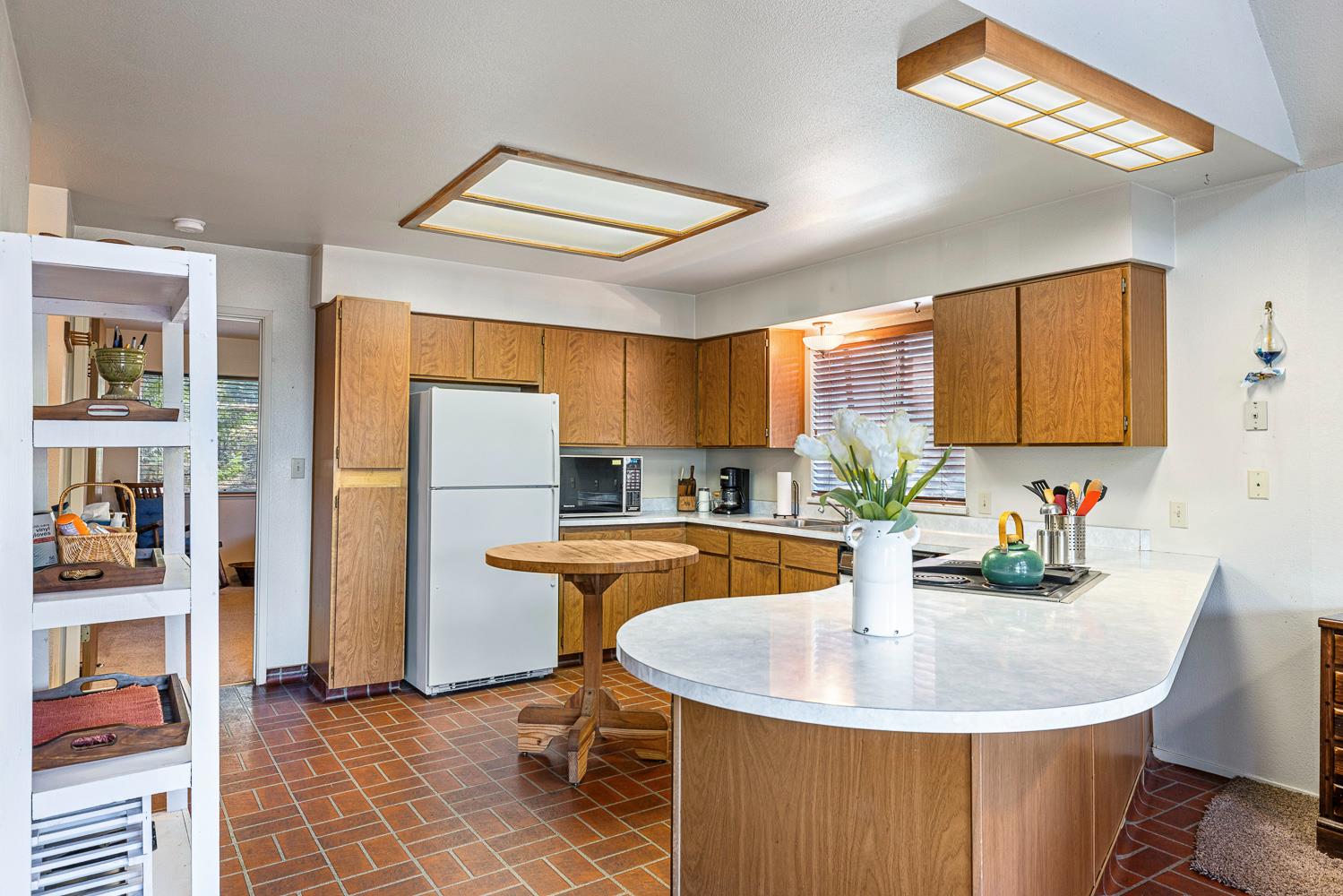 40905 Woodridge Rd, Shaver Lake, CA 93664