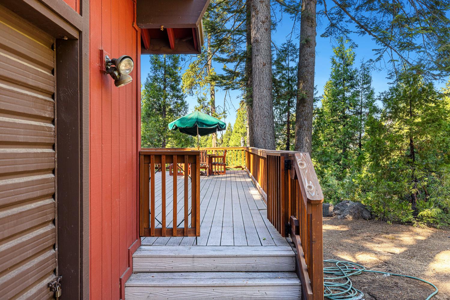 40905 Woodridge Rd, Shaver Lake, CA 93664