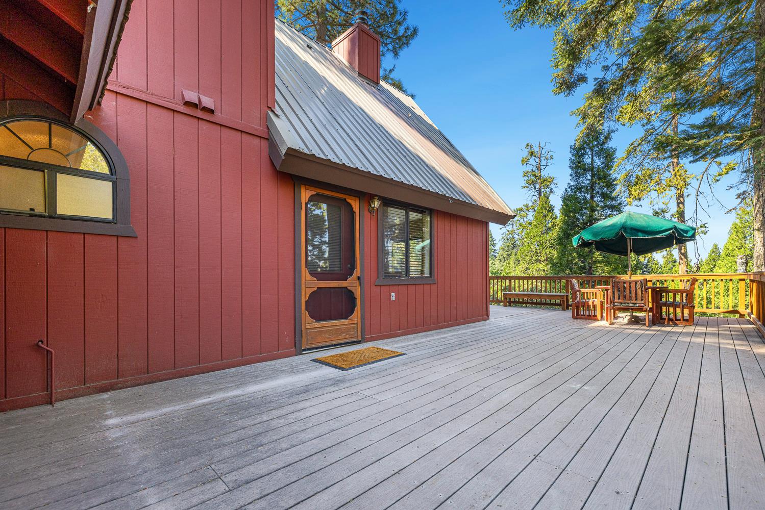 40905 Woodridge Rd, Shaver Lake, CA 93664