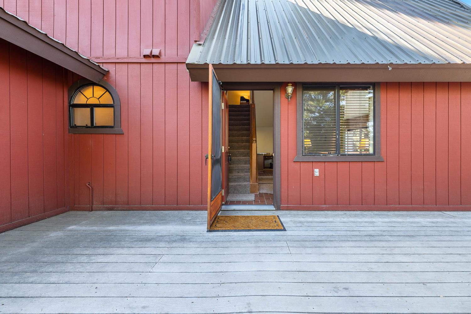 40905 Woodridge Rd, Shaver Lake, CA 93664