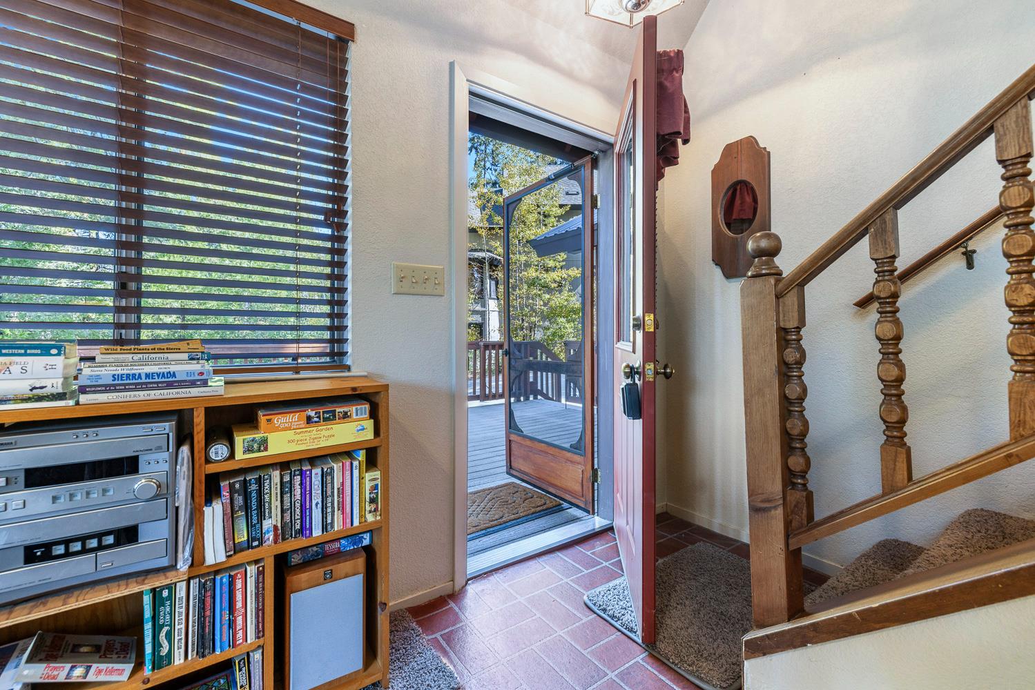 40905 Woodridge Rd, Shaver Lake, CA 93664