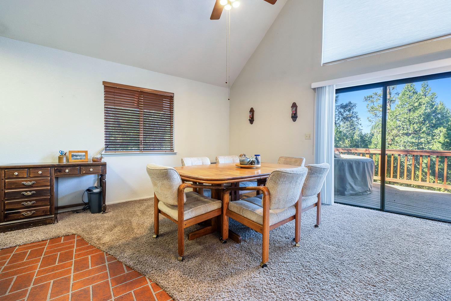 40905 Woodridge Rd, Shaver Lake, CA 93664