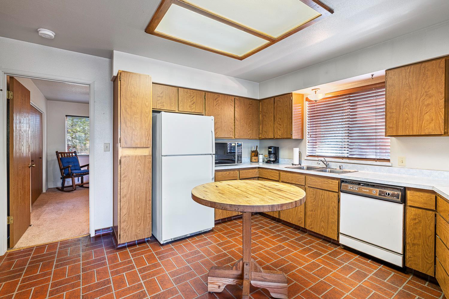 40905 Woodridge Rd, Shaver Lake, CA 93664